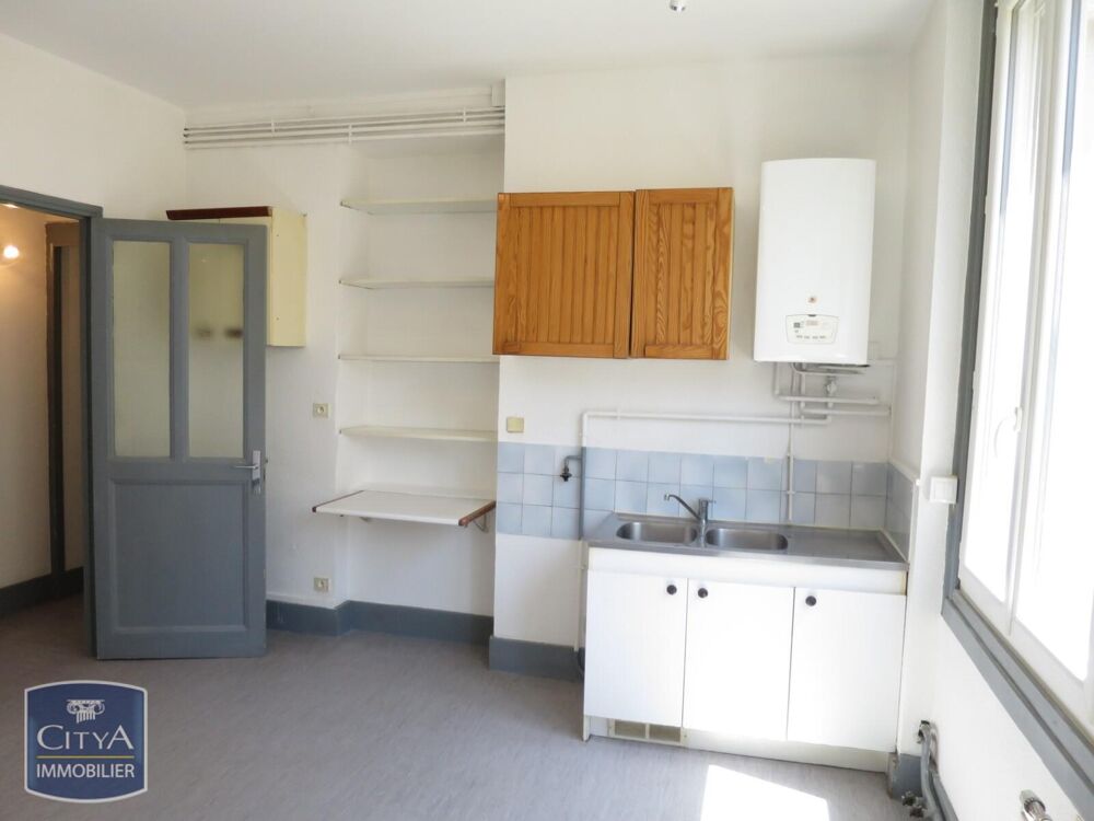 À LOUER : Appartement T1 situé à Grenoble, dans le quart....