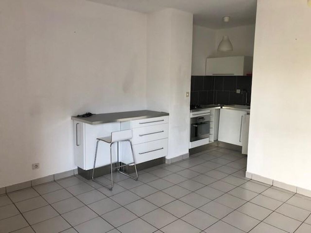 T1 ST ETIENNE NORD - secteur la Terrasse dans copropriét....