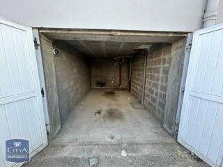  Parking / Garage à louer 