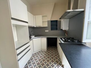  Appartement à louer 4 pièces 109 m²