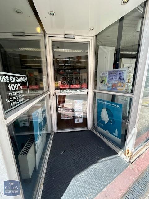   Location / Local Commercial - 91 m² 