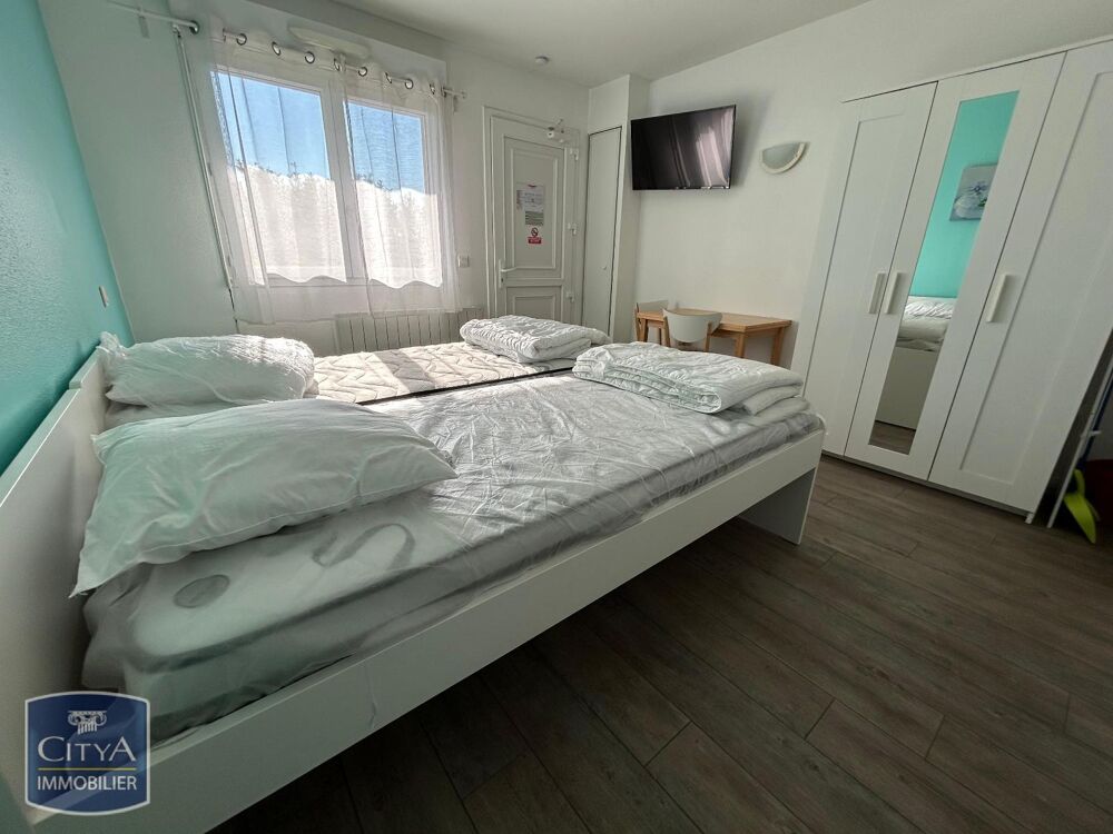 À LOUER : STUDIO, PARKING, EAU CHAUDE, EAU FROIDE, CHAUF....