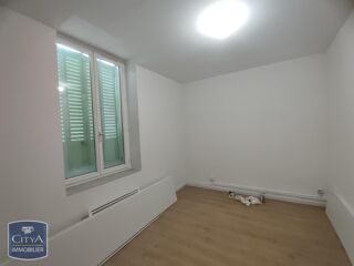  Appartement à louer 4 pièces 74 m²