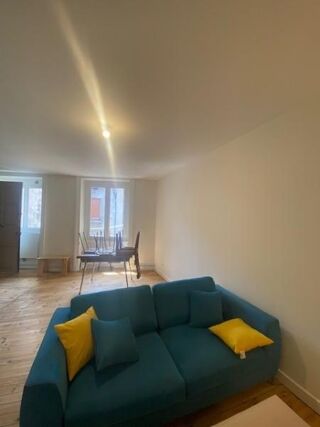  Appartement à louer 3 pièces 79 m²