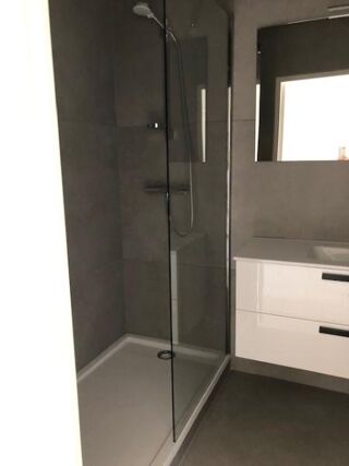  Appartement à louer 5 pièces 106 m²