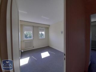  Appartement à louer 5 pièces 109 m²