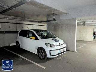  Parking / Garage à louer 