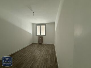 Appartement à louer 4 pièces 80 m²