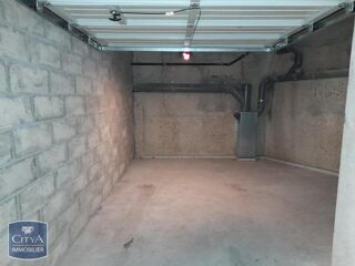  Parking / Garage à louer 14 m²
