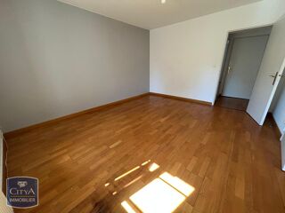  Appartement à louer 5 pièces 119 m²