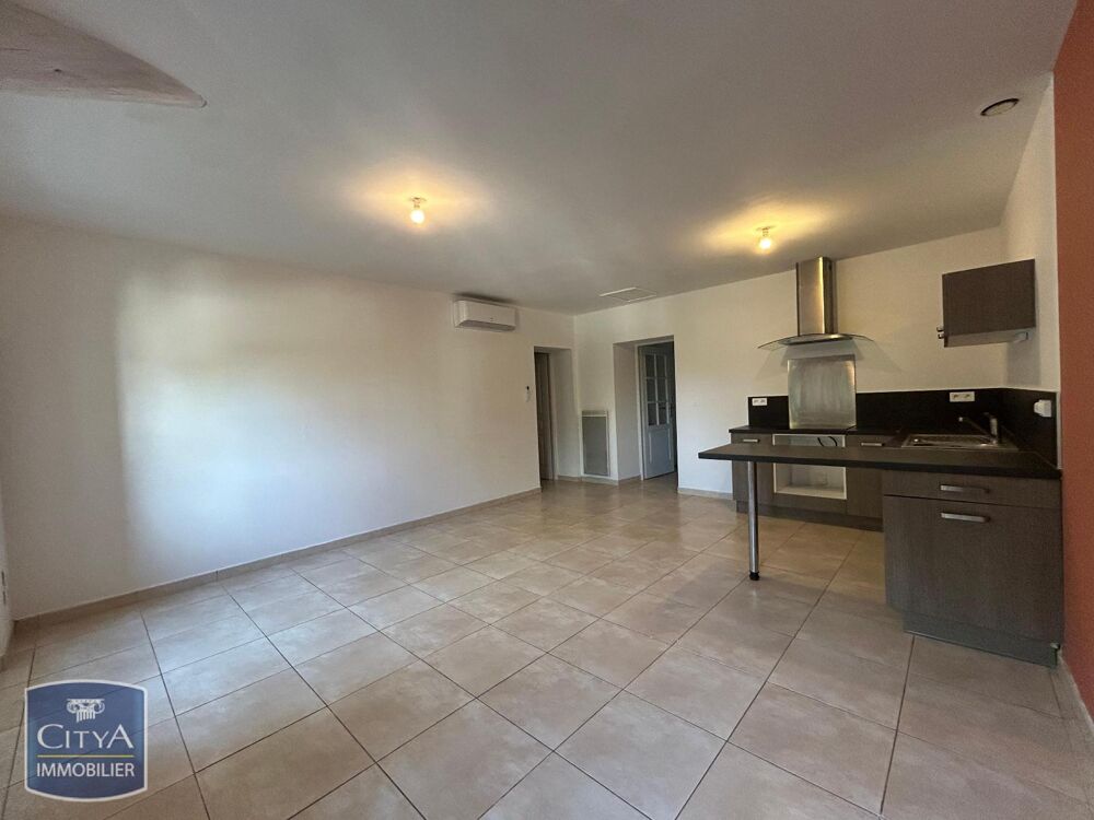 À LOUER : Appartement T3 à Mazan, situé au deuxième étag....