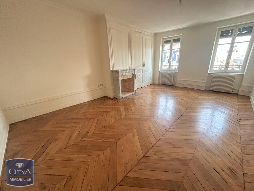 A LOUER // APPARTEMENT T3 RENOVE // 8 RUE DE LA BARRE 69....