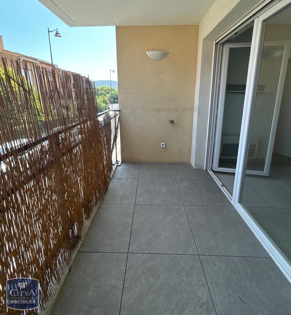 EXCLUSIVITÉ - APPARTEMENT 2 PIÈCES AVEC TERRASSE À louer....