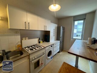  Appartement à louer 4 pièces 83 m²