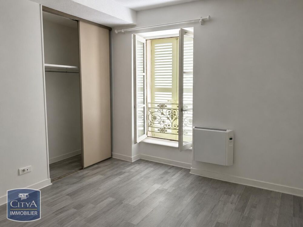 APPARTEMENT T3 - PROCHE COMMERCES - 1ER ÉTAGE Découvrez ....