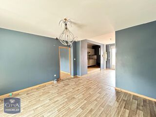  Appartement à louer 4 pièces 77 m²