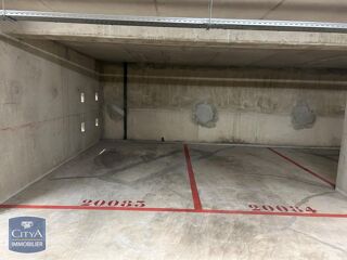  Parking / Garage à louer 