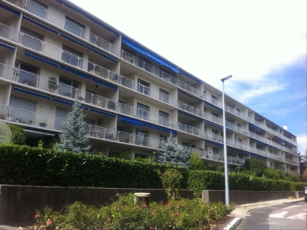 "Le Belle Rive", vue sur le Rhône, T4 à louer au 3e étag....