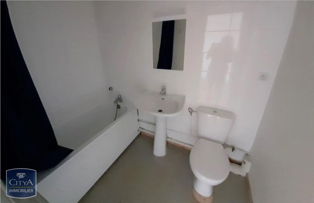 Port Du Canal - À LOUER : Appartement ancien T1 situé da....