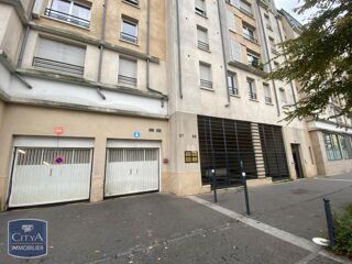  Parking / Garage à louer 
