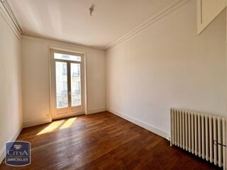  Appartement à louer 3 pièces 85 m²
