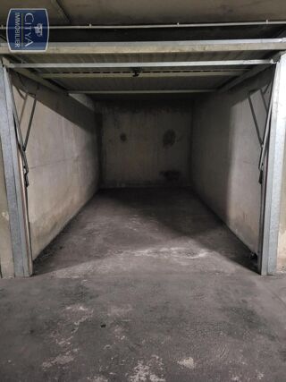  Parking / Garage à louer 