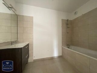  Appartement à louer 3 pièces 65 m²