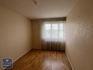  Appartement à louer 5 pièces 107 m²