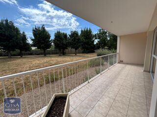  Appartement à louer 3 pièces 82 m²