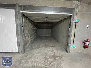  Parking / Garage � louer 