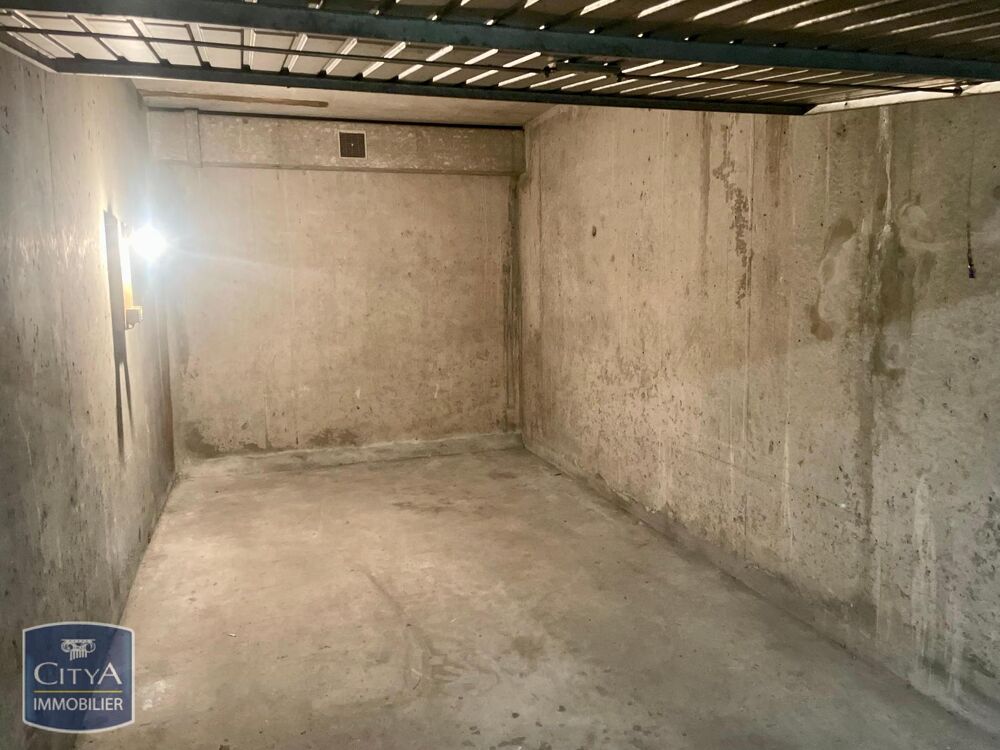 location Parking / Garage - 15 m² Voiron (38500)