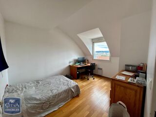  Appartement à louer 4 pièces 100 m²
