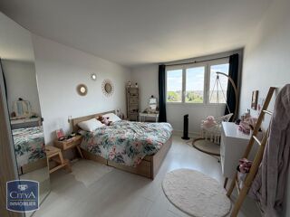  Appartement à louer 4 pièces 76 m²