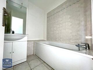  Appartement à louer 4 pièces 92 m²