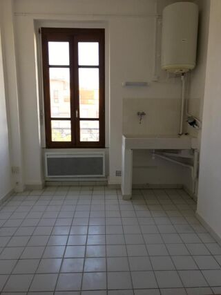  Appartement à louer 1 pièce 32 m²