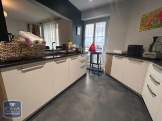  Appartement � louer 4 pi�ces 211 m�