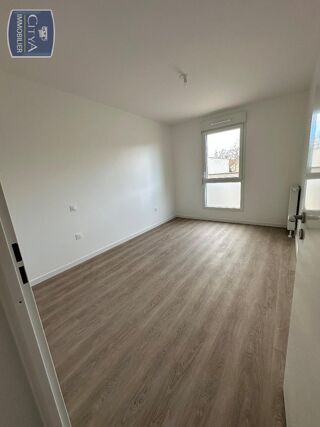  Appartement à louer 4 pièces 93 m²