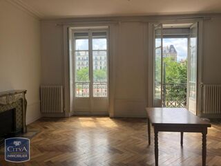  Appartement à louer 5 pièces 157 m²