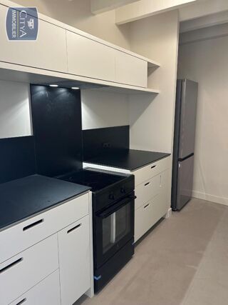  Appartement à louer 3 pièces 92 m²