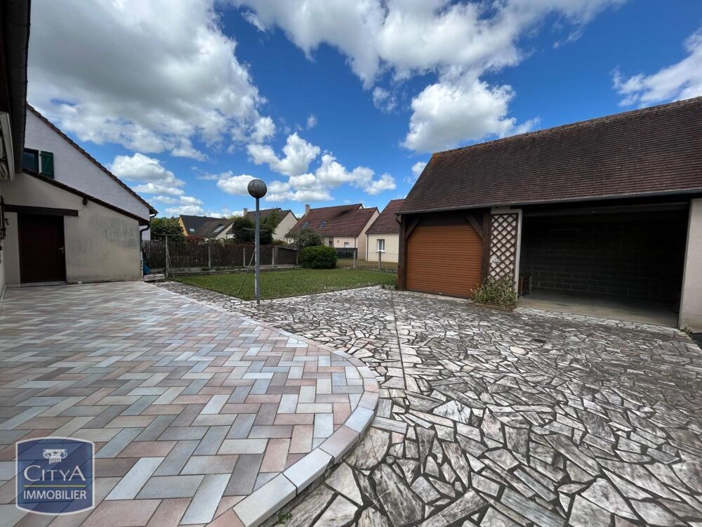 location Maison - 5 pièce(s) - 123 m² Changé (72560)