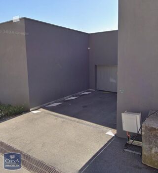  Parking / Garage à louer 