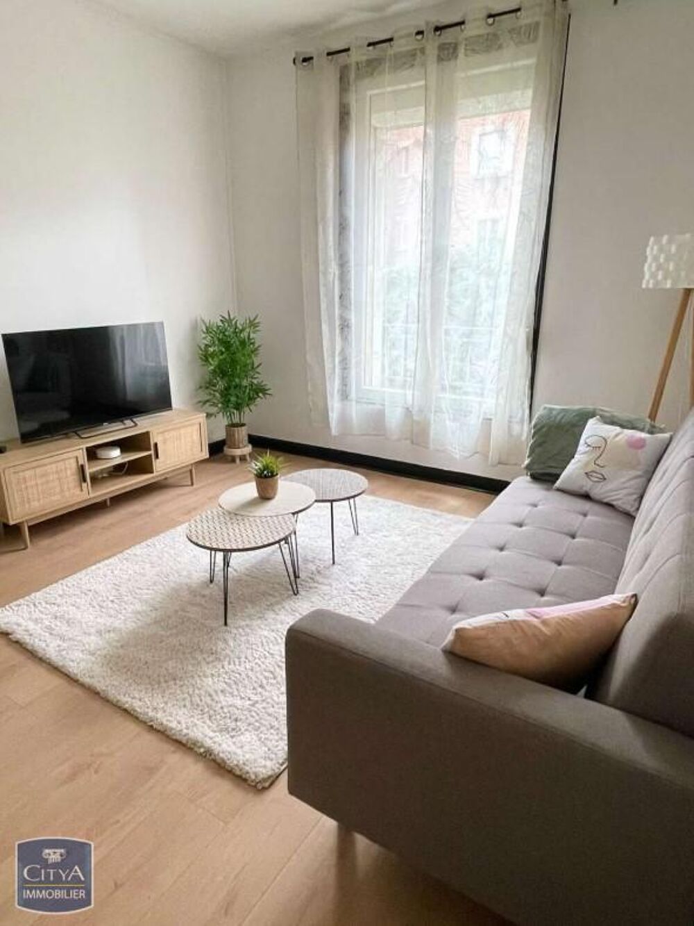 À LOUER : APPARTEMENT TYPE 2 MEUBLÉ - SECTEUR ARCHES Ce ....