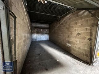  Parking / Garage à louer 
