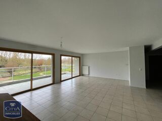  Appartement à louer 4 pièces 131 m²