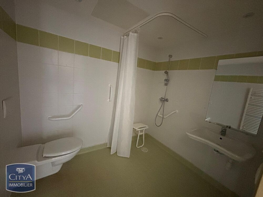 location Appartement - 2 pièce(s) - 41 m² Vatan (36150)