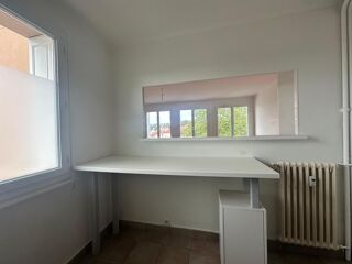  Appartement à louer 3 pièces 68 m²