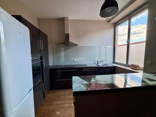  Appartement à louer 3 pièces 86 m²