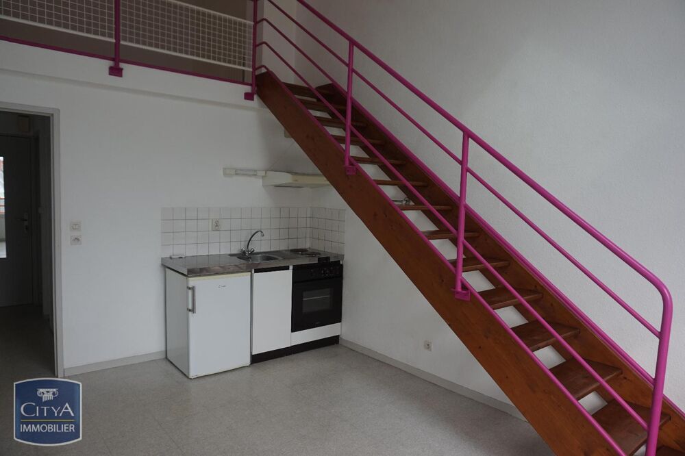 A LOUER : APPARTEMENT T1 BIS DUPLEX AVEC PARKING - LAVAL....