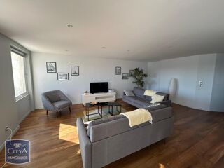  Appartement à louer 3 pièces 145 m²