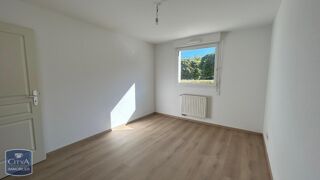  Appartement à louer 3 pièces 76 m²